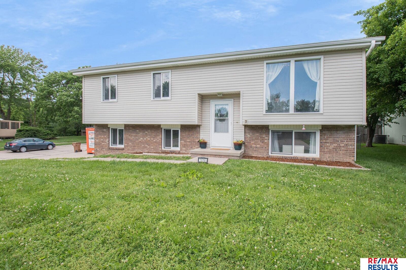 Property Photo:  1010 Kountze Memorial  NE 68005 