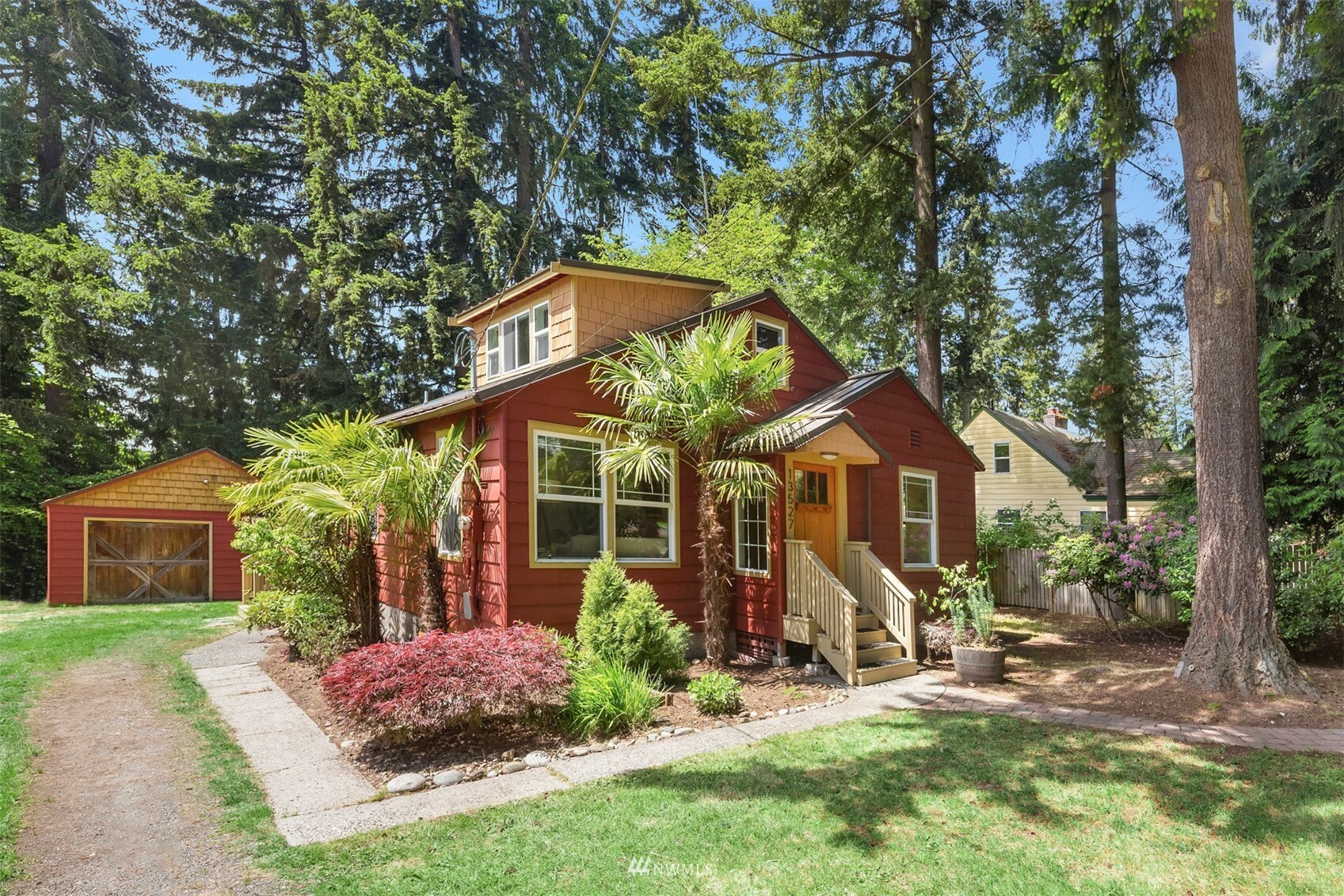 Property Photo:  13527 23rd Avenue NE  WA 98125 