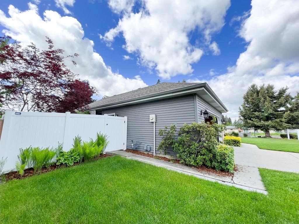 Property Photo: 13902 E 26th Ave WA 99037