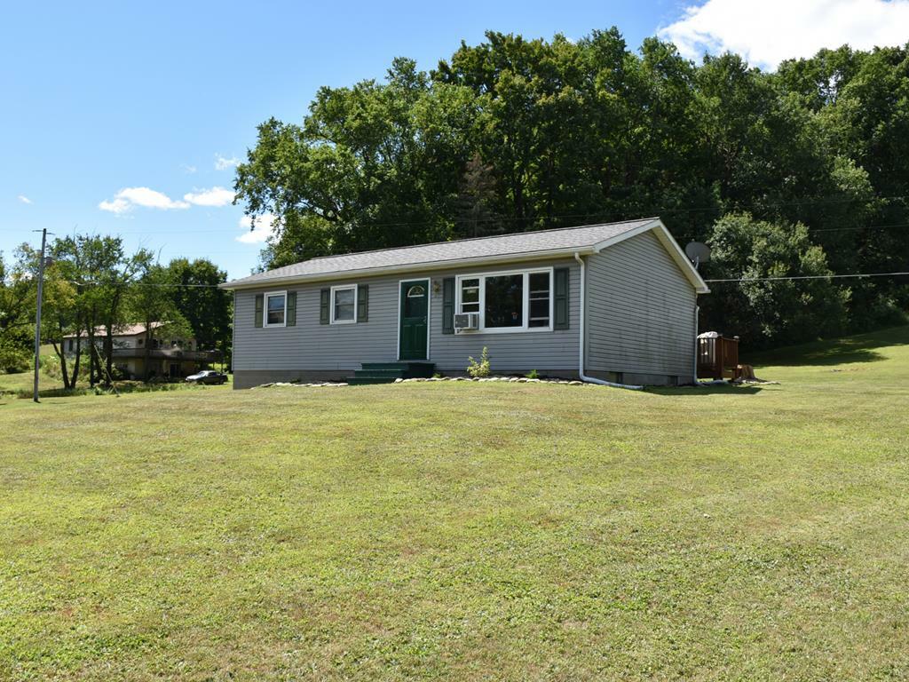 Property Photo:  22605 Hunter Road  PA 16335 