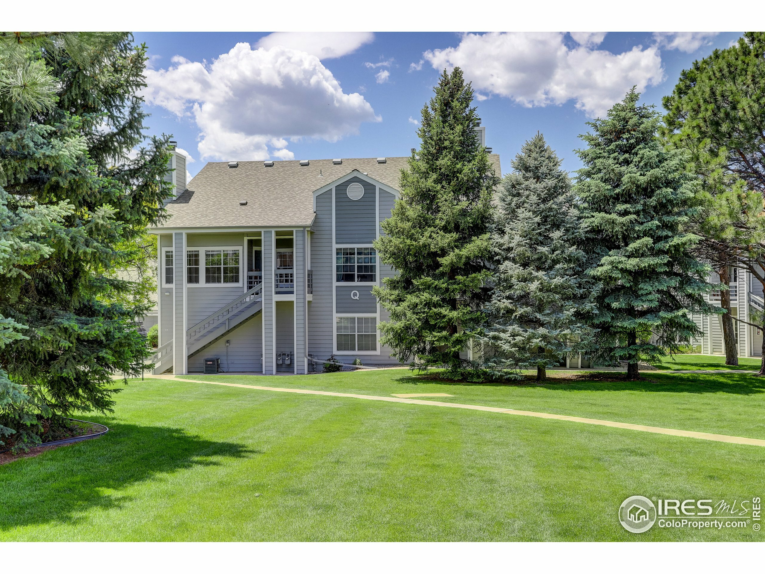 Property Photo: 7449 Singing Hills Ct CO 80301