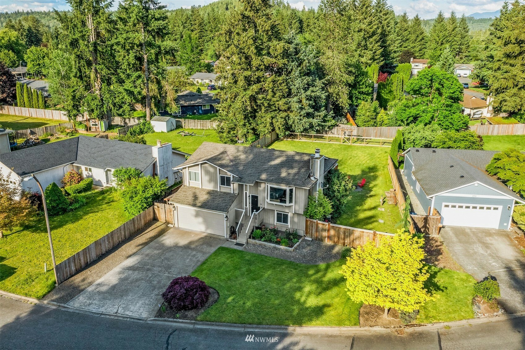 Property Photo:  4200 Kings Court  WA 98014 