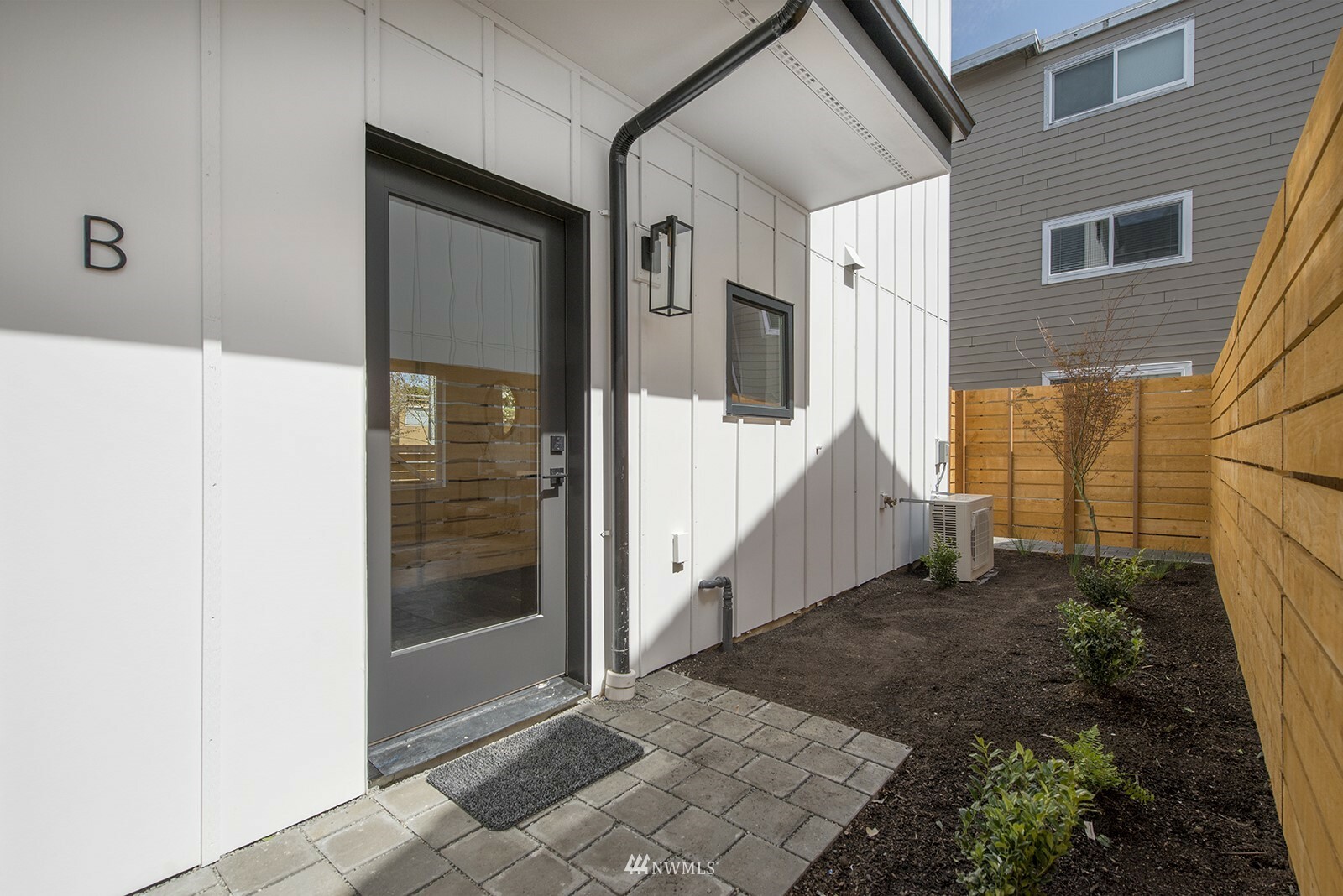 Property Photo:  5248 B 39th Avenue NE  WA 98105 