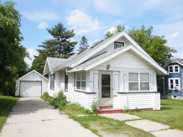 Property Photo:  812 Wilcox St  WI 53963 