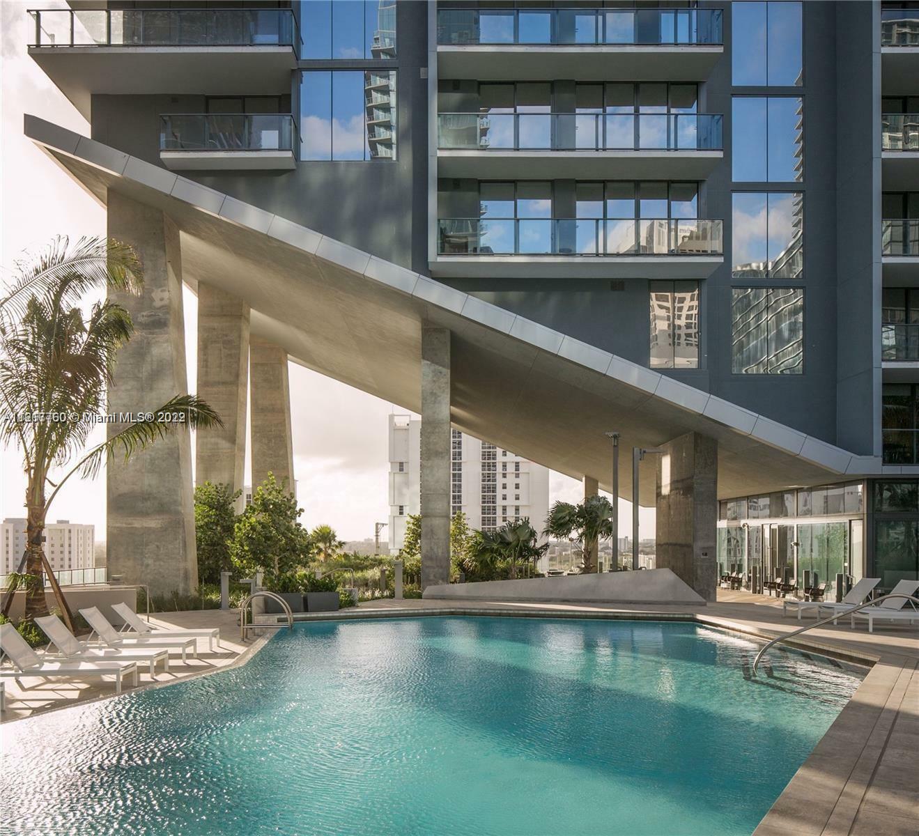 Property Photo: 88 SW 7th St 2506 FL 33130