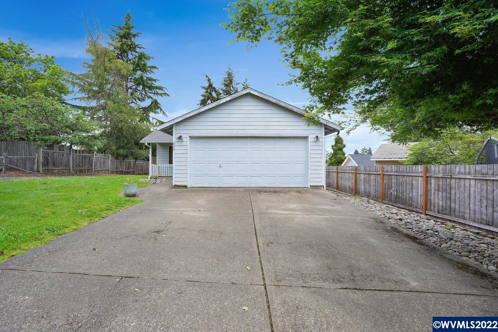 Property Photo: 840 SW Oakdale Av OR 97338-2450