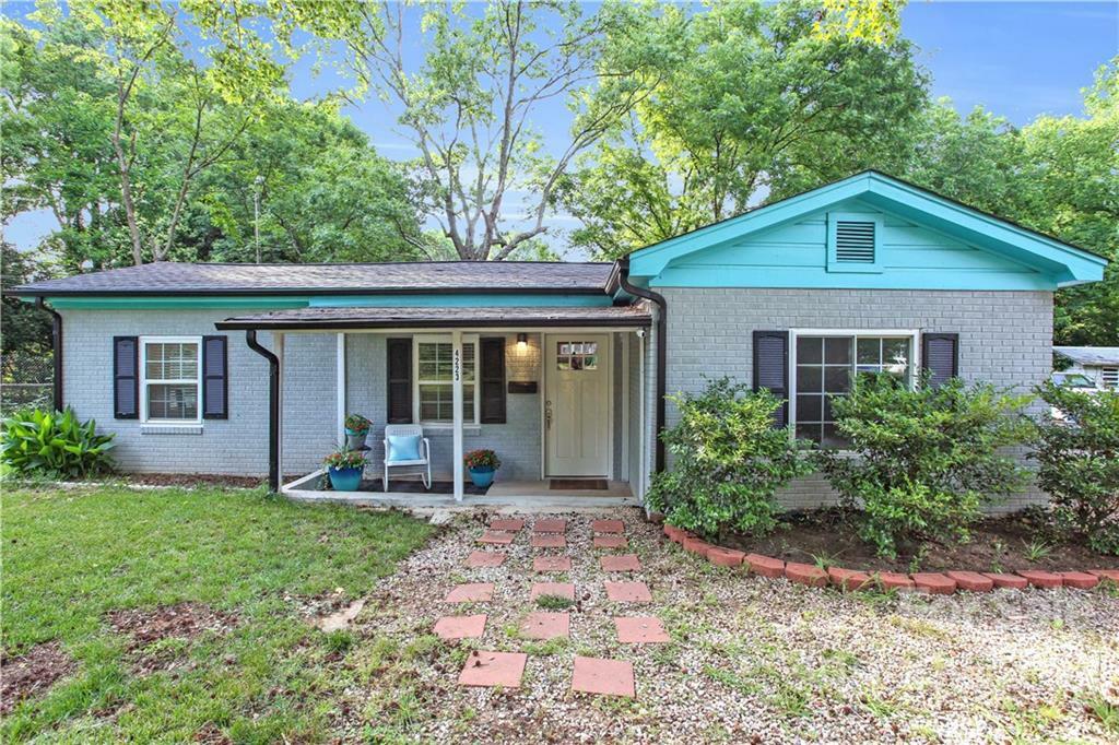 Property Photo:  4223 Dinglewood Avenue  NC 28205 