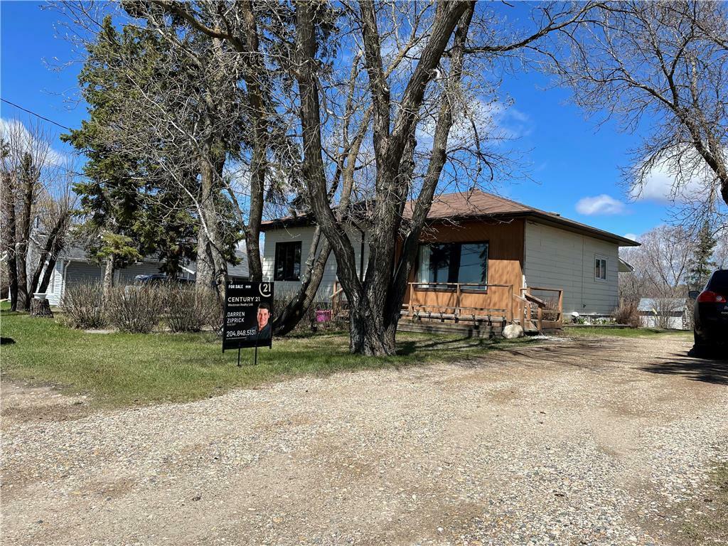 527 North Railway Avenue  Shoal Lake MB R0J1Z0 photo