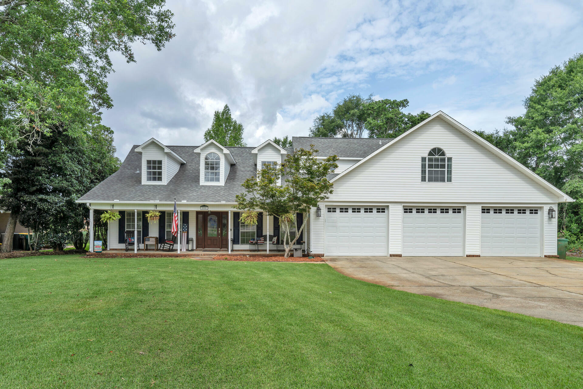 Property Photo: 900 N Saint Andrews Cove FL 32578
