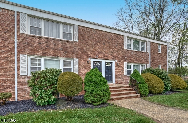 Property Photo:  11 Stanford Dr 3A  NJ 08807 