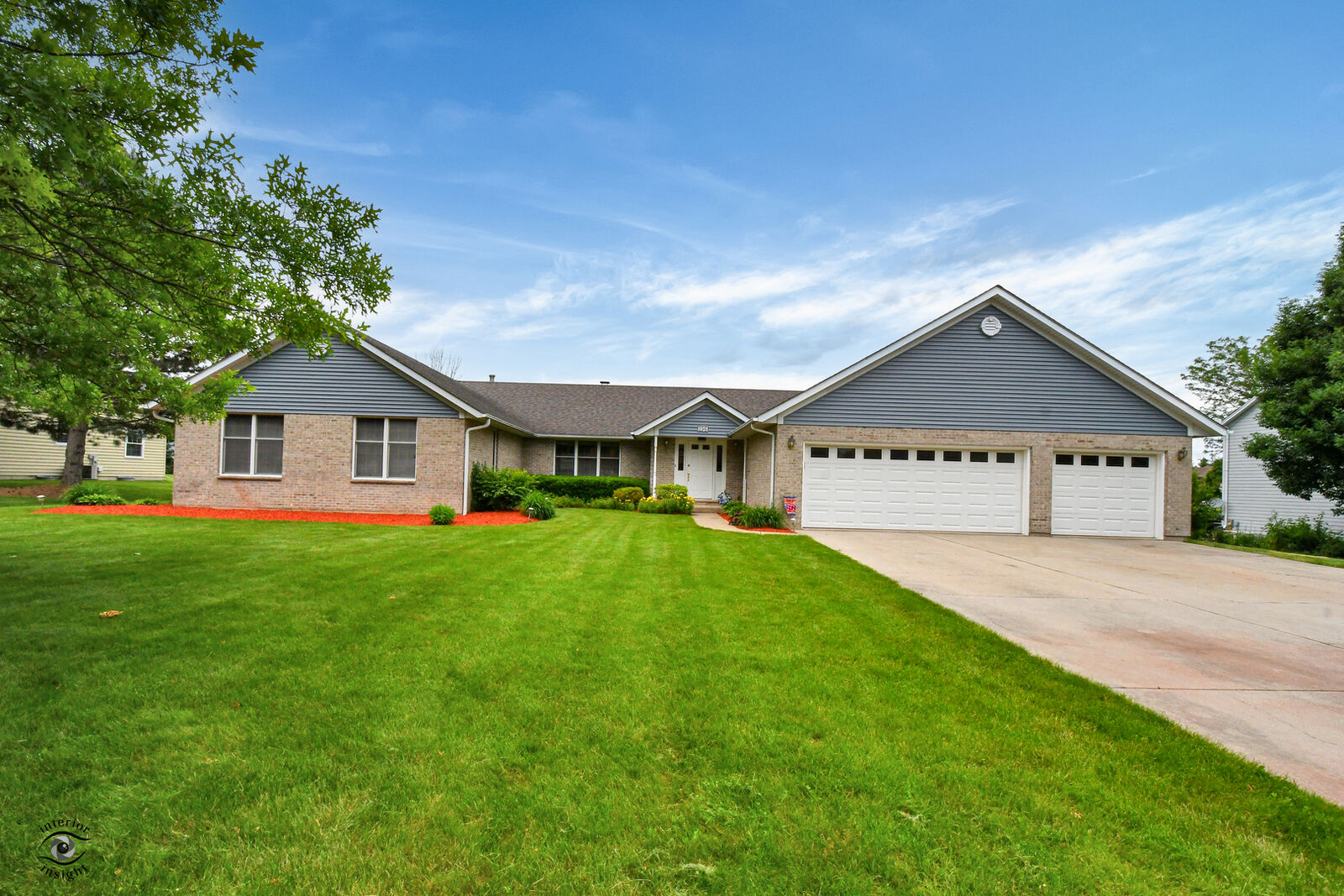 Property Photo: 196 Shining Moon Path IL 60136