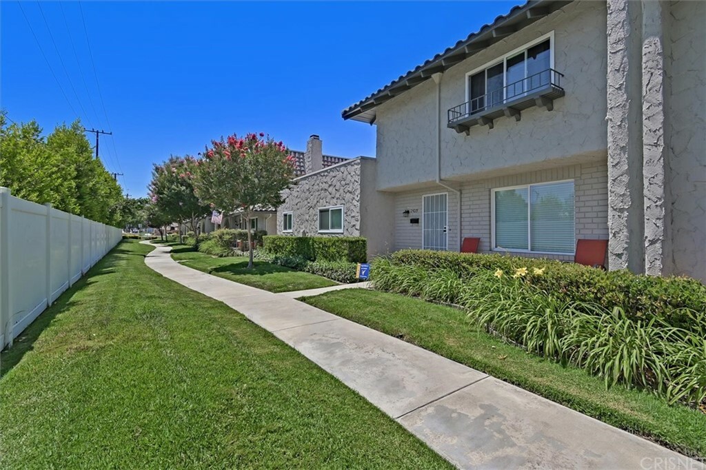 Property Photo:  24221 La Glorita Circle  CA 91321 