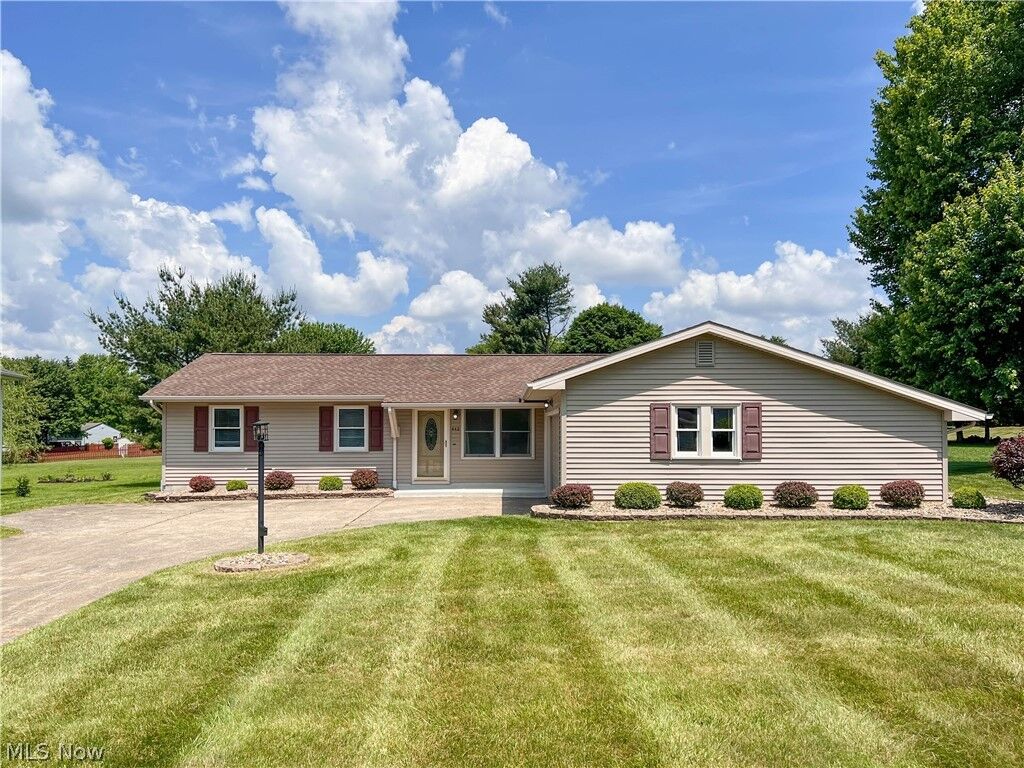 Property Photo: 442 Garver Drive OH 44512