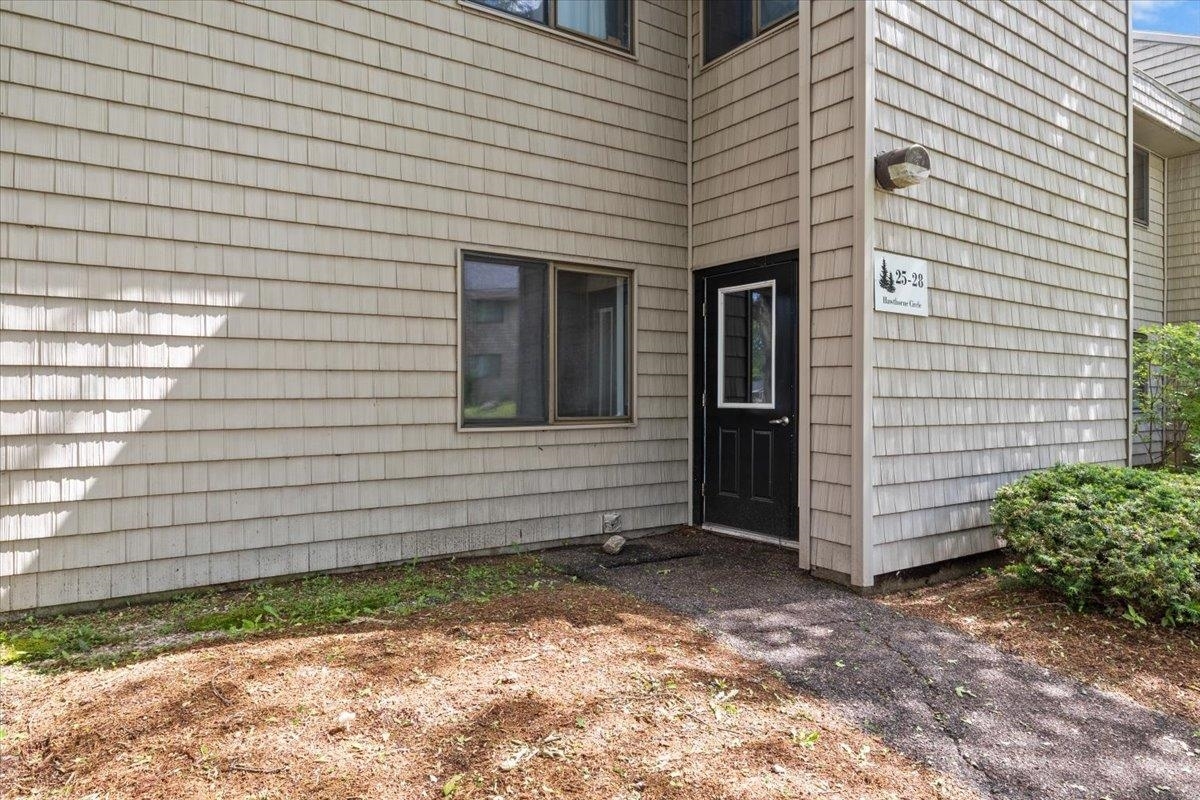 Property Photo:  27 Hawthorne Circle  VT 05403 