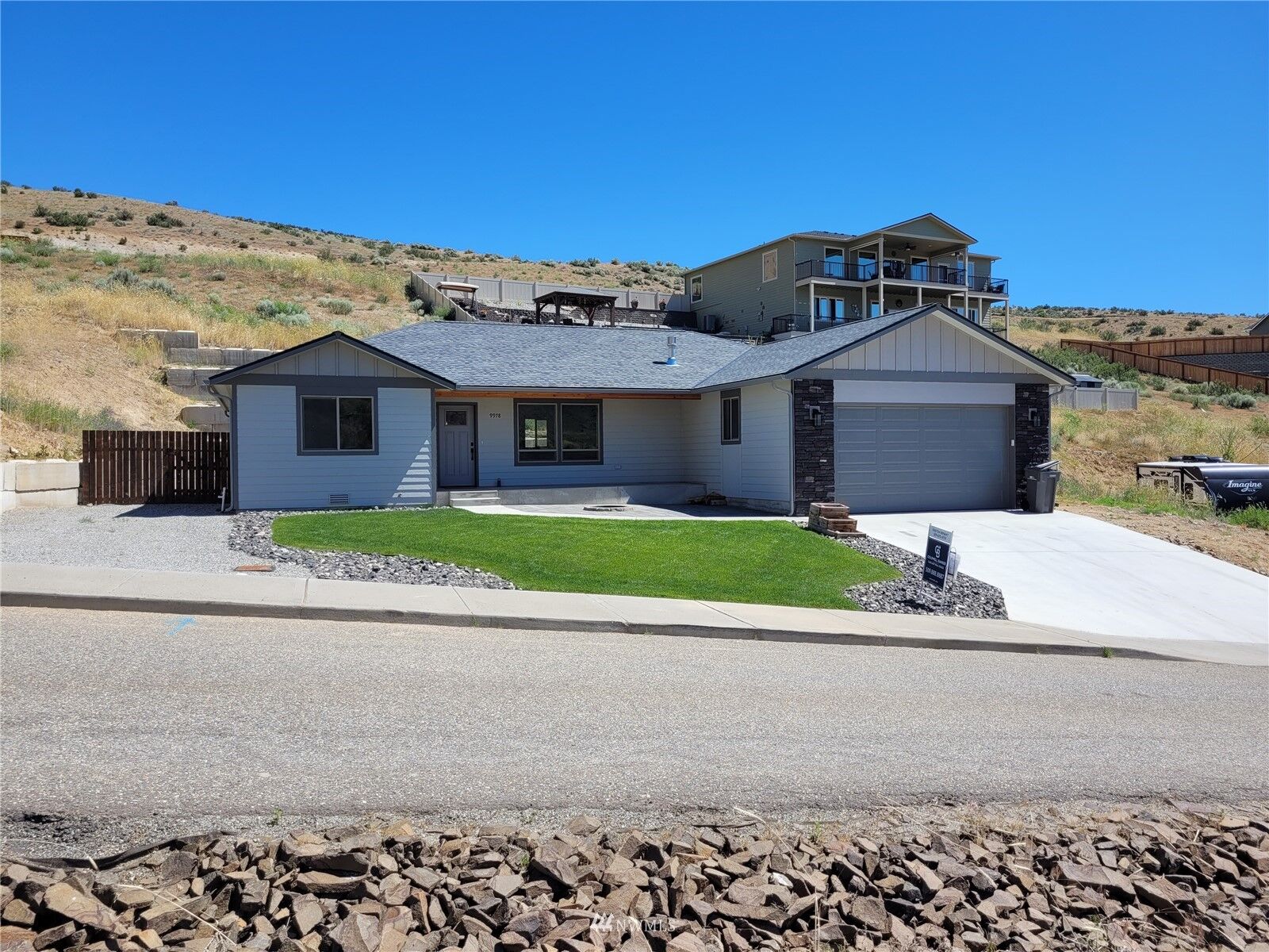 Property Photo: 9978 Saska Way WA 98822