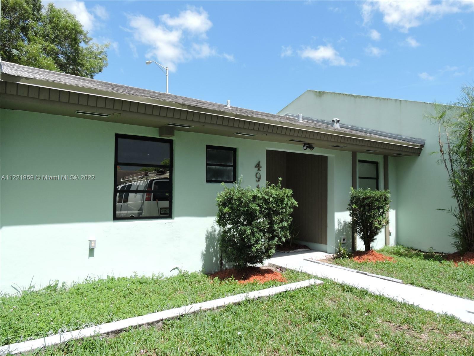 Property Photo:  4915 SW 137th Ct 4915  FL 33175 