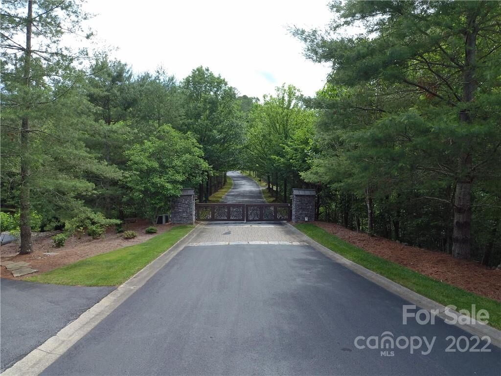 Property Photo: 1167 Mills River Way 72 NC 28742