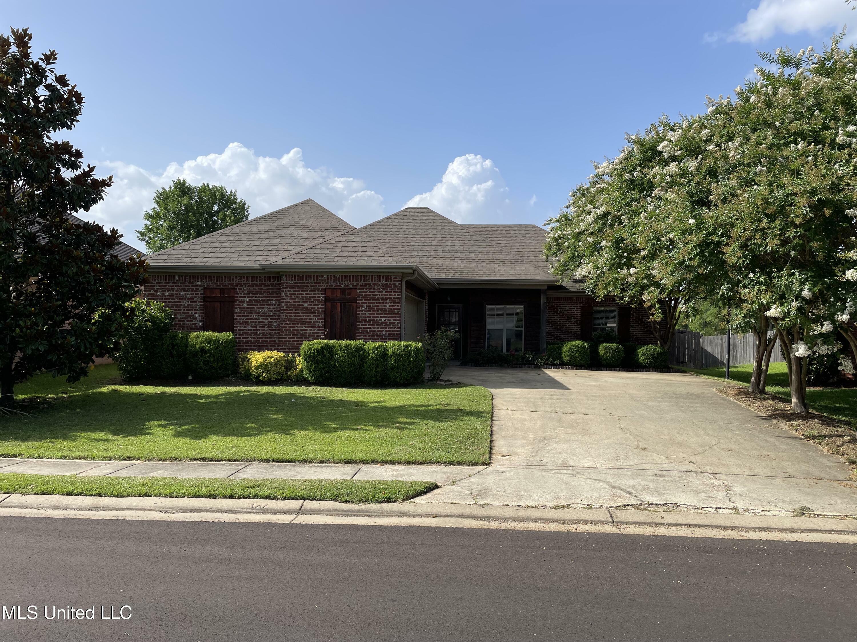 Property Photo:  155 Regatta Drive  MS 39047 