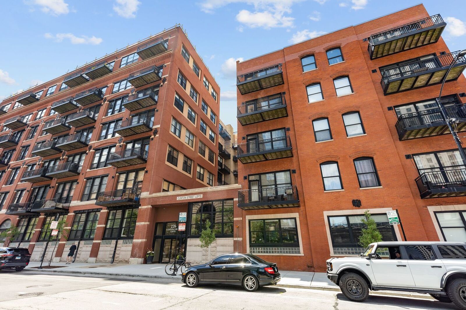 Property Photo:  226 N Clinton Street 308  IL 60661 