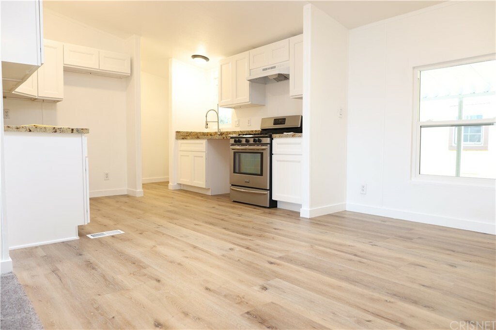 Property Photo: 310 Duchess Lane CA 92704