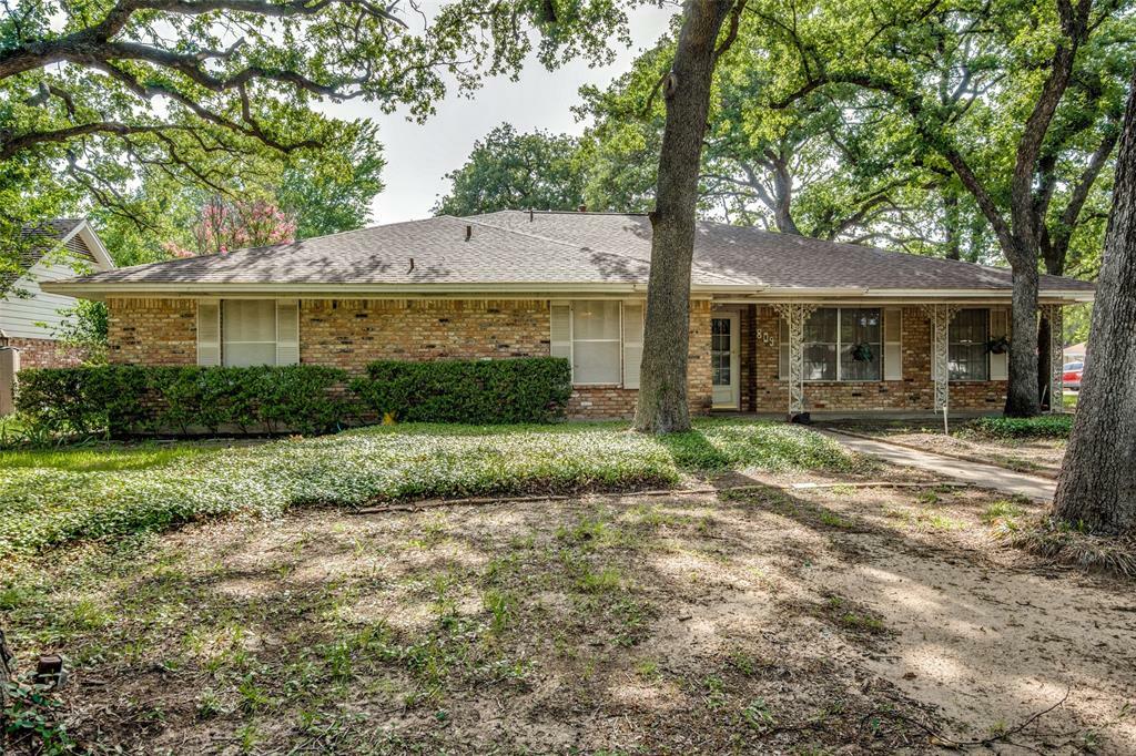 Property Photo:  809 Tanglewood Drive W  TX 75061 