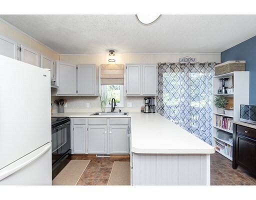 Property Photo: 19 Oakwood Dr MA 01007