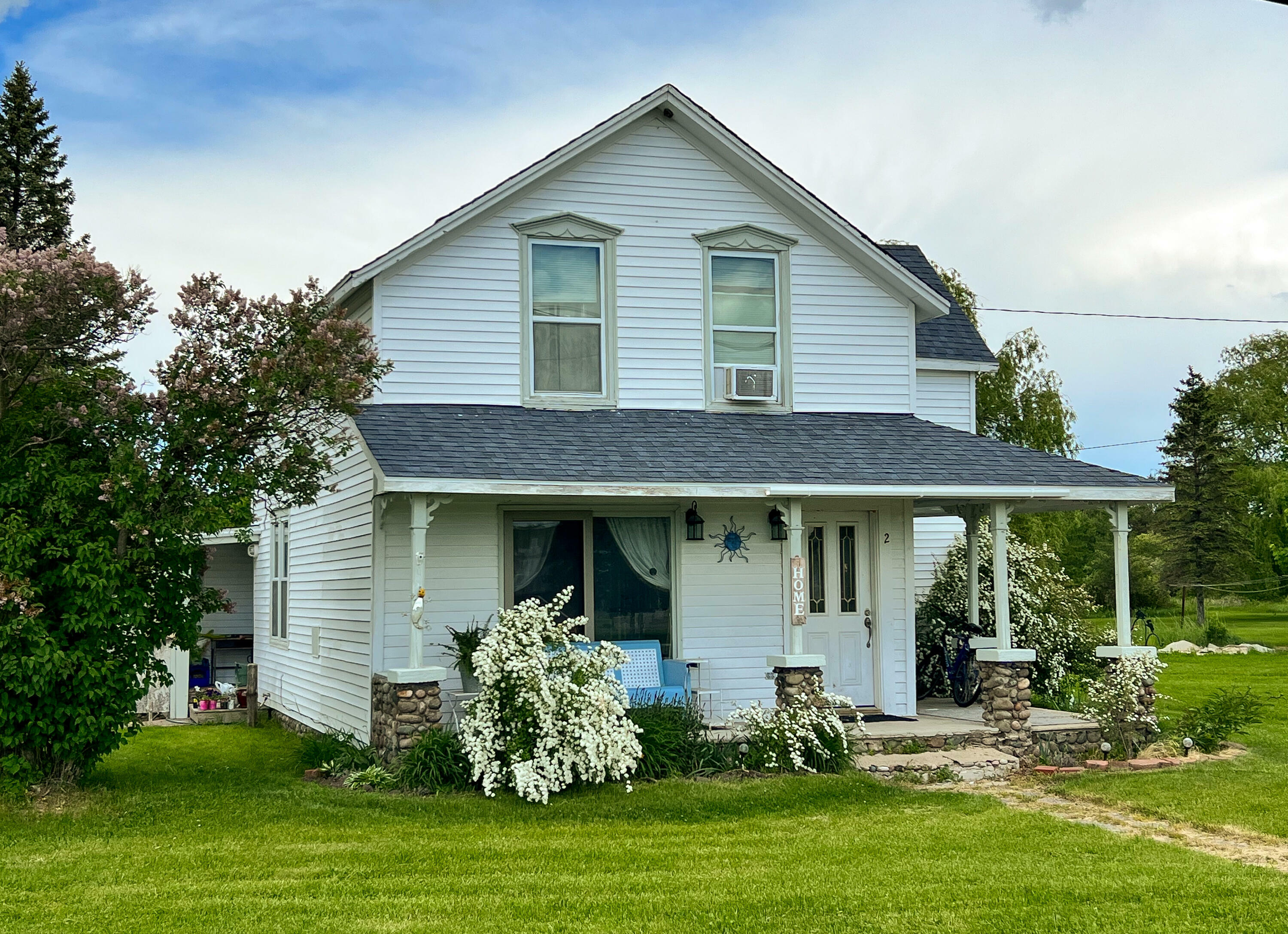 Property Photo: 900 Lincoln Avenue MI 49721