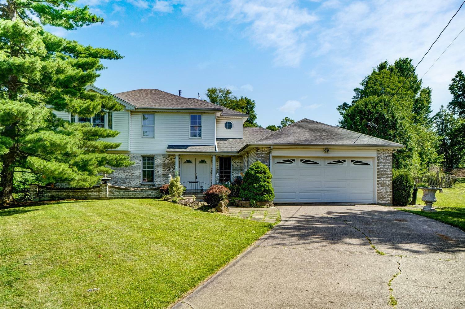 Property Photo: 7180 Willow Oak Ct OH 45069