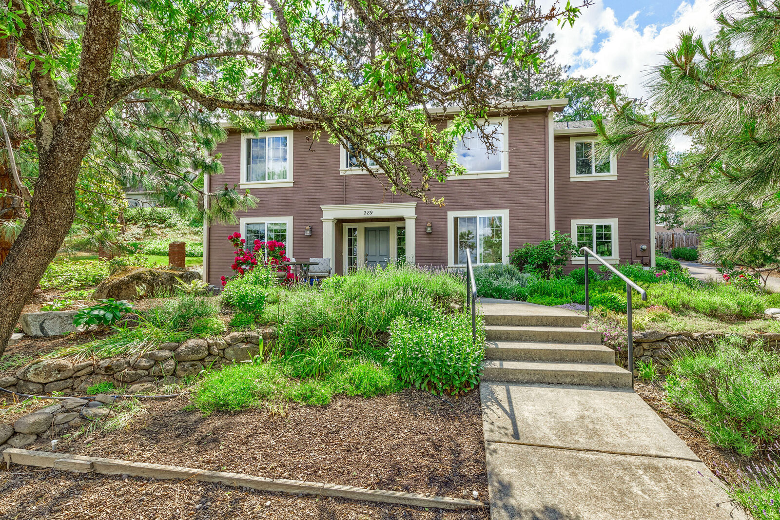 Property Photo: 289 Idaho Street OR 97520