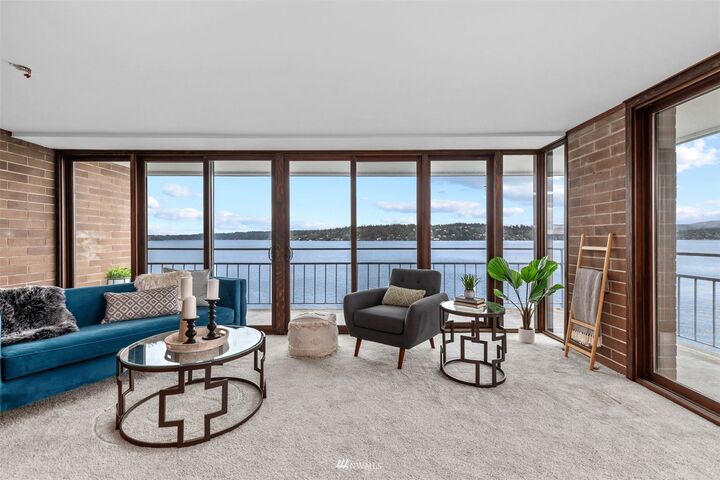 Property Photo: 9500 Rainier Ave S 512 WA 98118