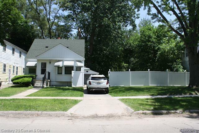 Property Photo:  18150 Fielding Street  MI 48219 