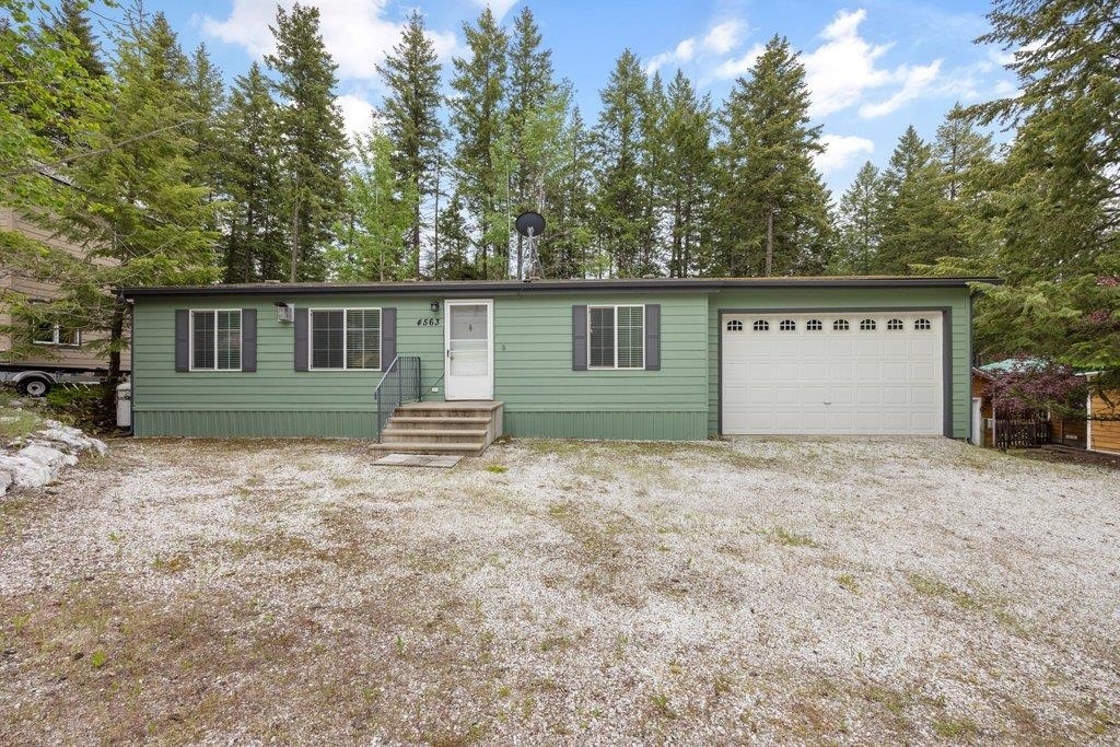 Property Photo:  4563 Wanakiwin Dr  WA 99148 