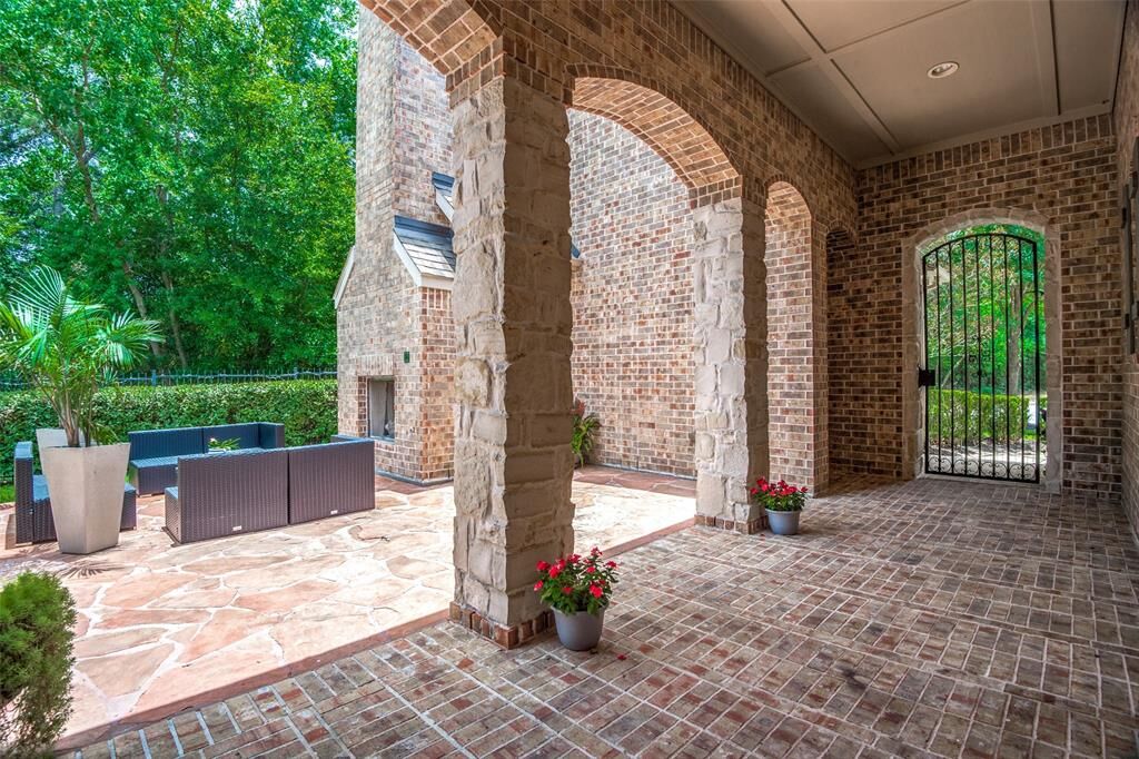 Property Photo:  2 Chase Mills Place  TX 77375 