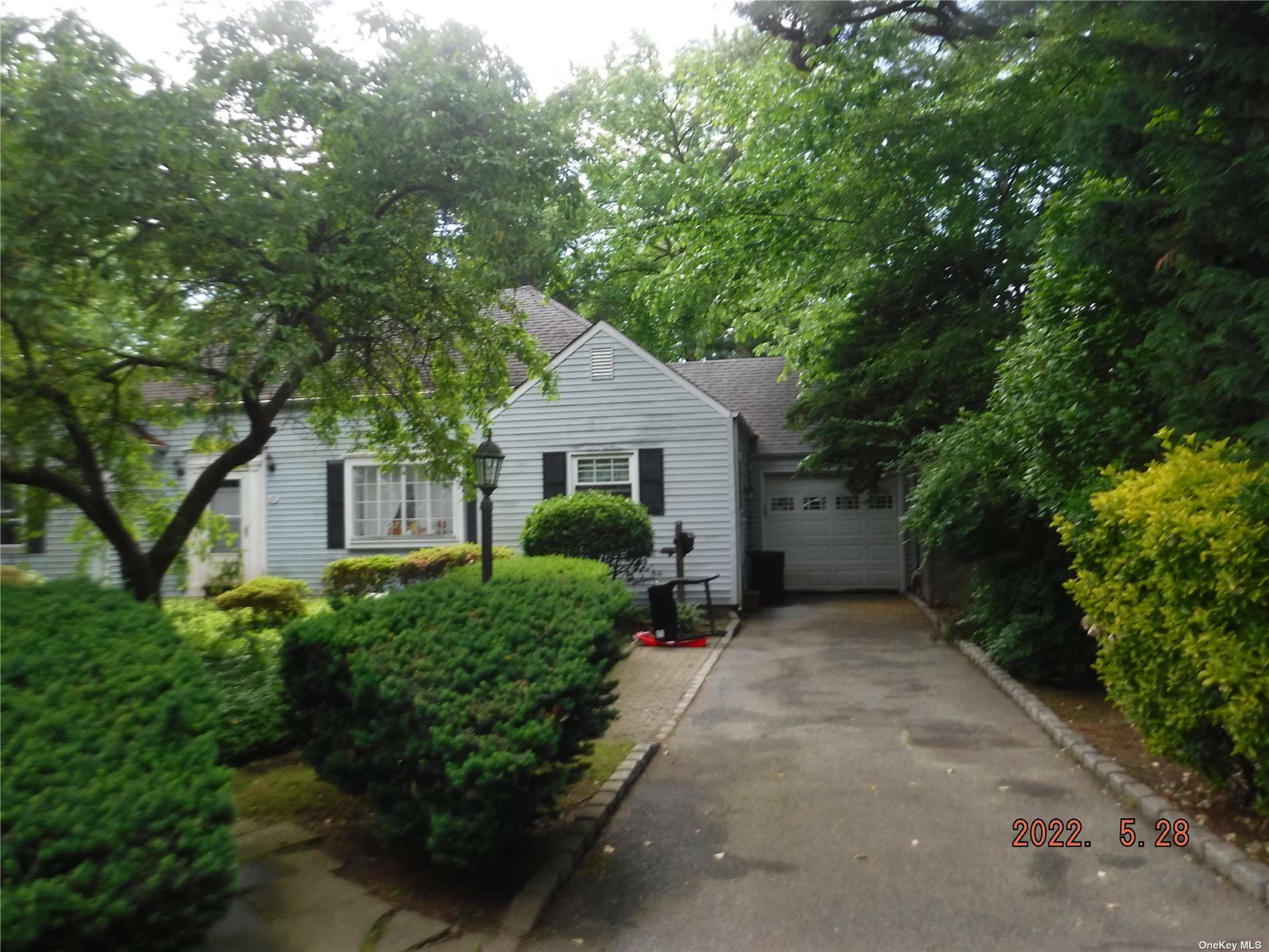 Property Photo:  17 Oriole Way  NY 11590 