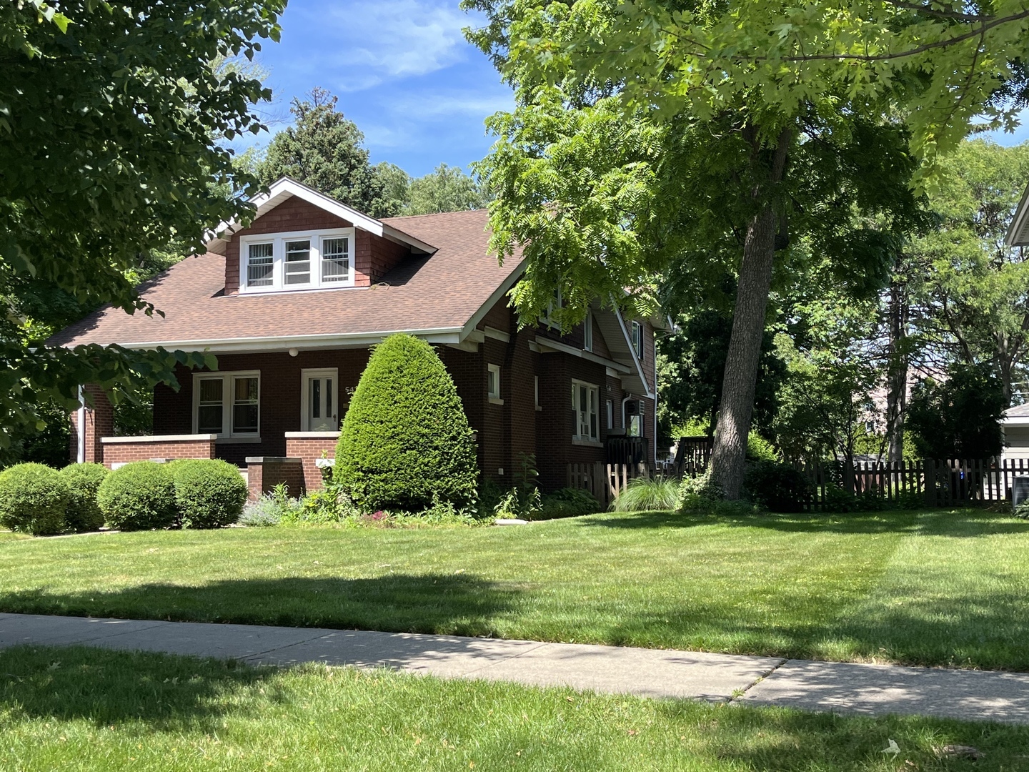 Property Photo: 547 Webford Avenue IL 60016