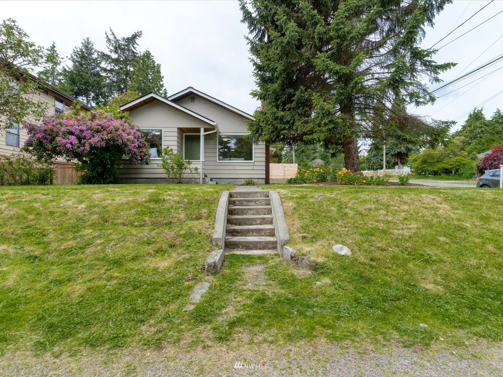 Property Photo:  10759 Linden Avenue N  WA 98133 