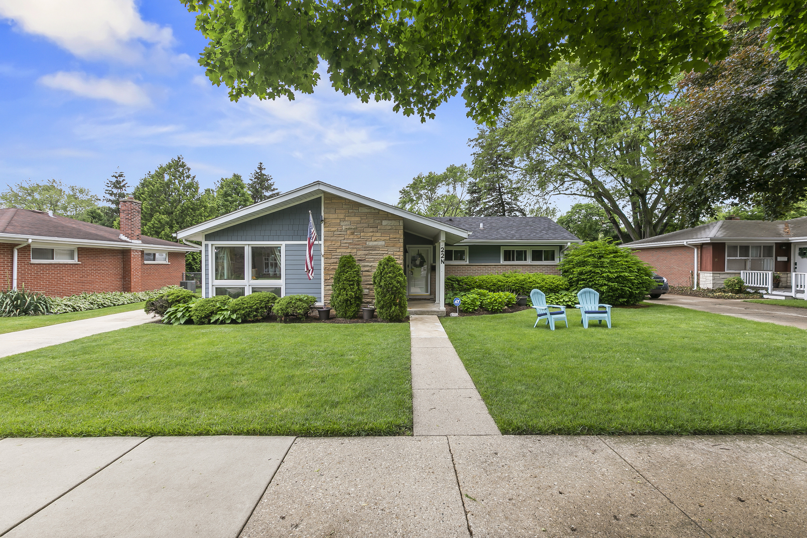 Property Photo:  22 N Phelps Avenue  IL 60004 