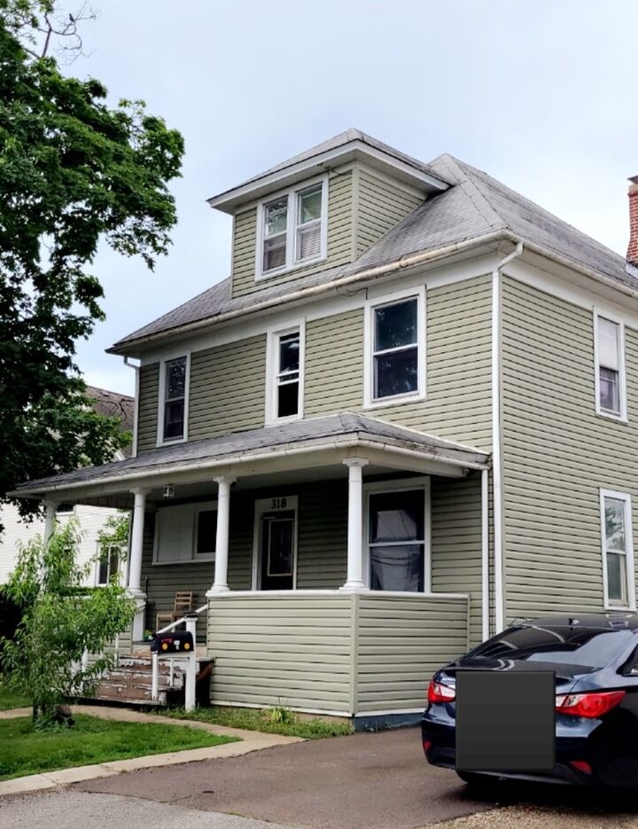 318 Locust Street  Elgin IL 60123 photo