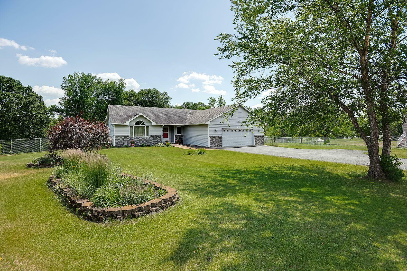 Property Photo:  14122 190 1/2 Circle NW  MN 55330 