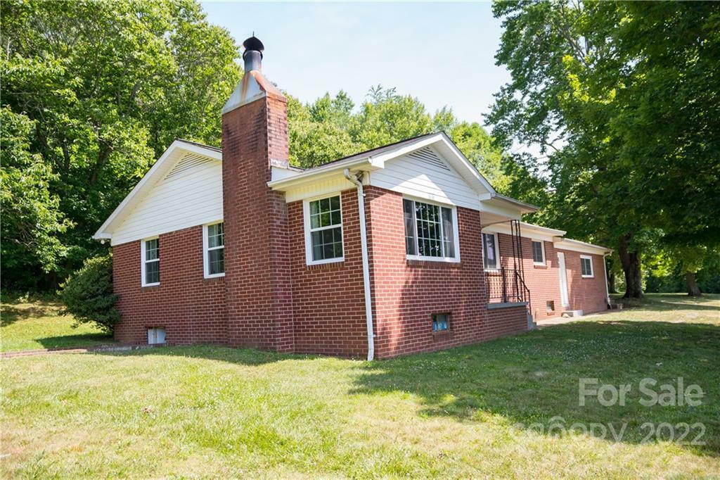 Property Photo:  5871 Branstrom Orchard Street  NC 28655 