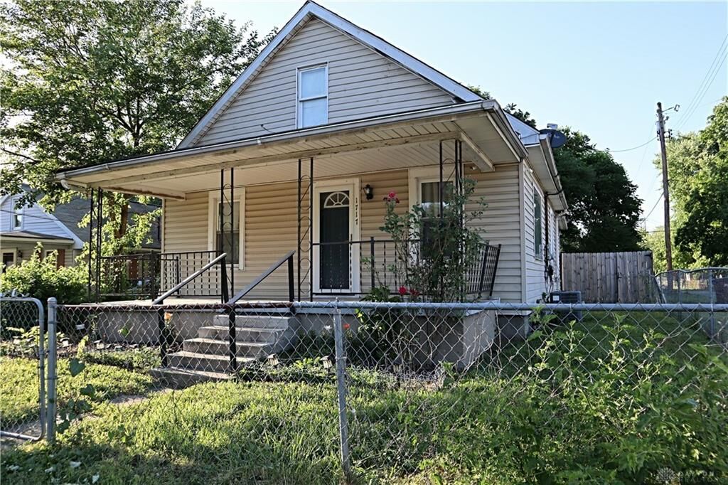 Property Photo:  1717 Sheridan Avenue  OH 45044