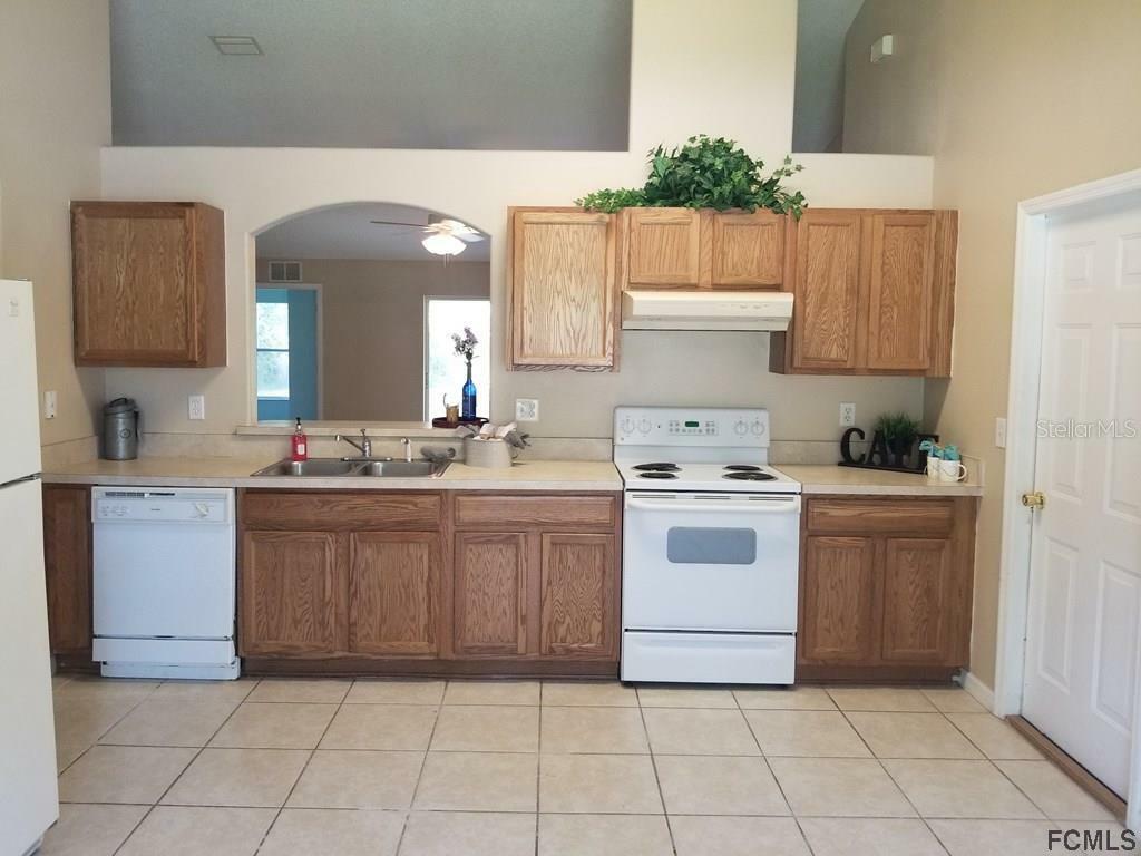 Property Photo:  13 Seckel Court  FL 32164 