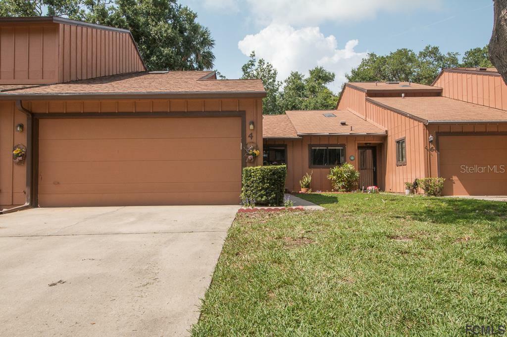Property Photo: 4 Park Terrace Drive FL 32174