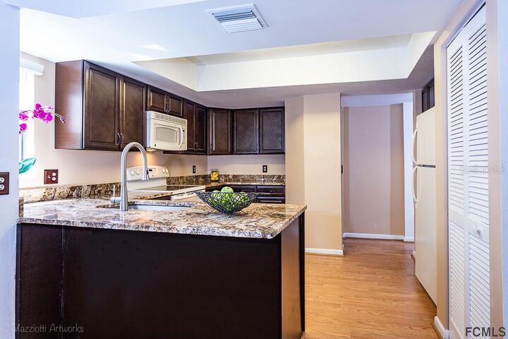 Property Photo:  14 Sherbury Court 14  FL 32137 