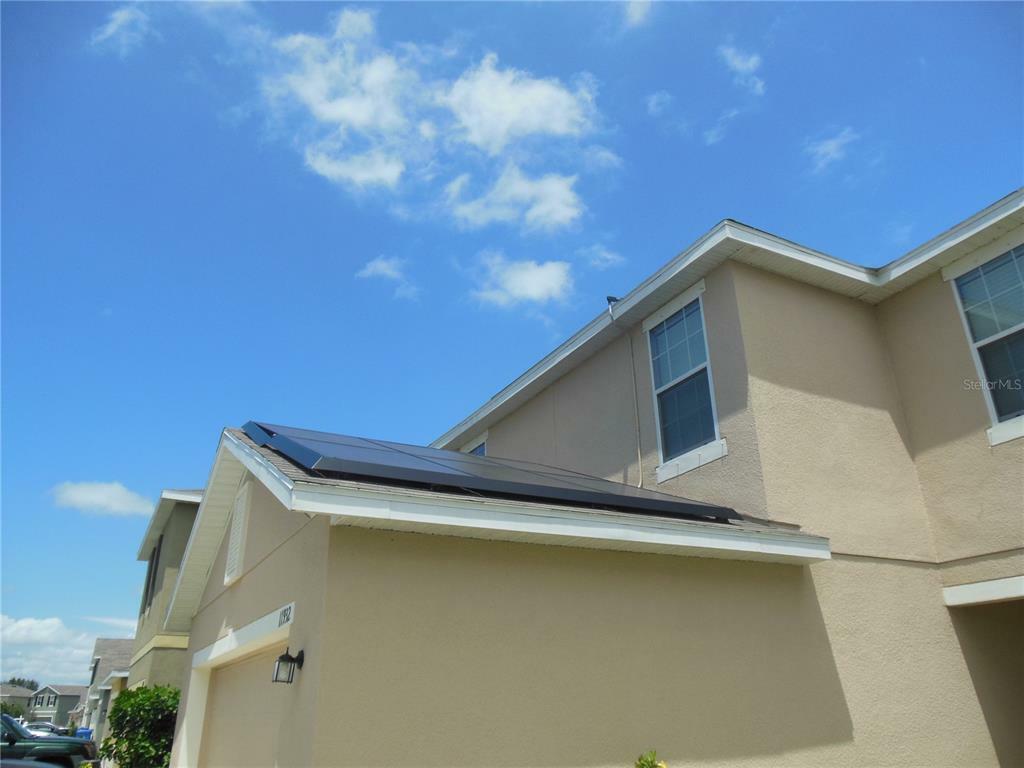 Property Photo: 11932 Grand Kempston Drive FL 33534
