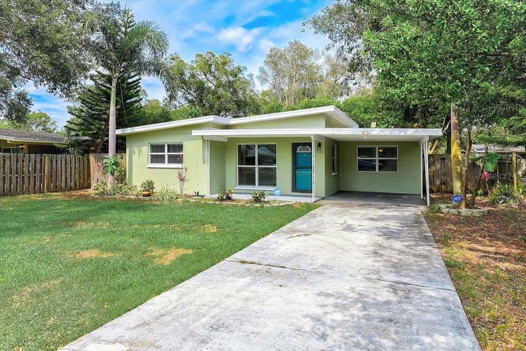 Property Photo:  2125 N Hercules Avenue  FL 33763 