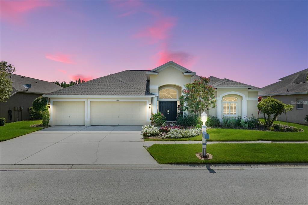 Property Photo:  19313 Pier Point Court  FL 33558 