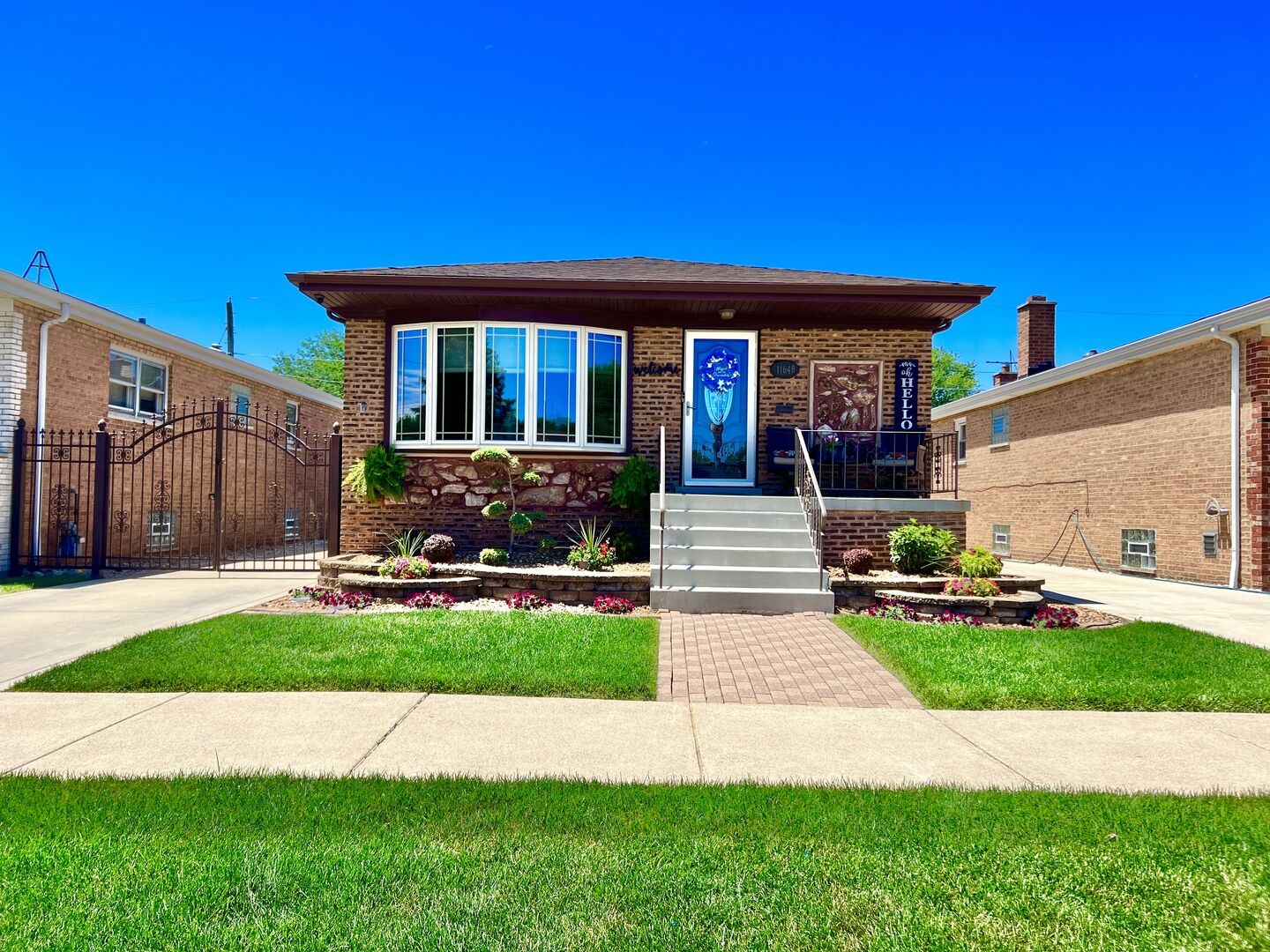 Property Photo:  11648 S Avenue J  IL 60617 