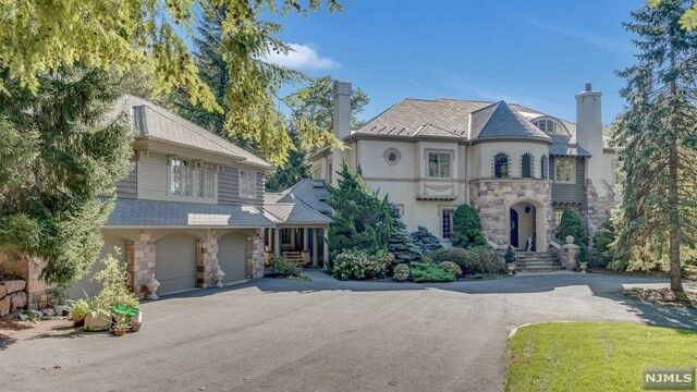 Property Photo:  12 Saddle Ridge Road  NJ 07423 