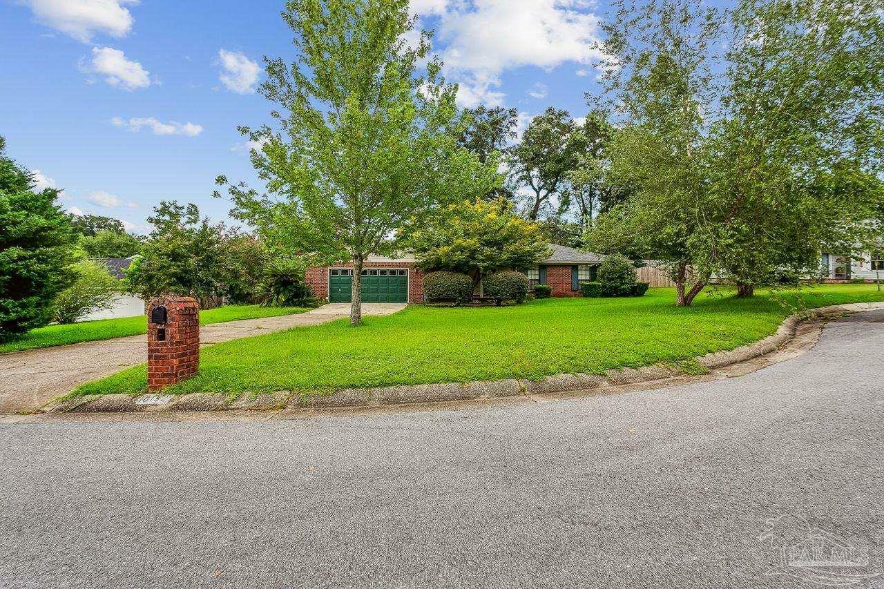 Property Photo: 10152 Sugar Creek Cir FL 32514